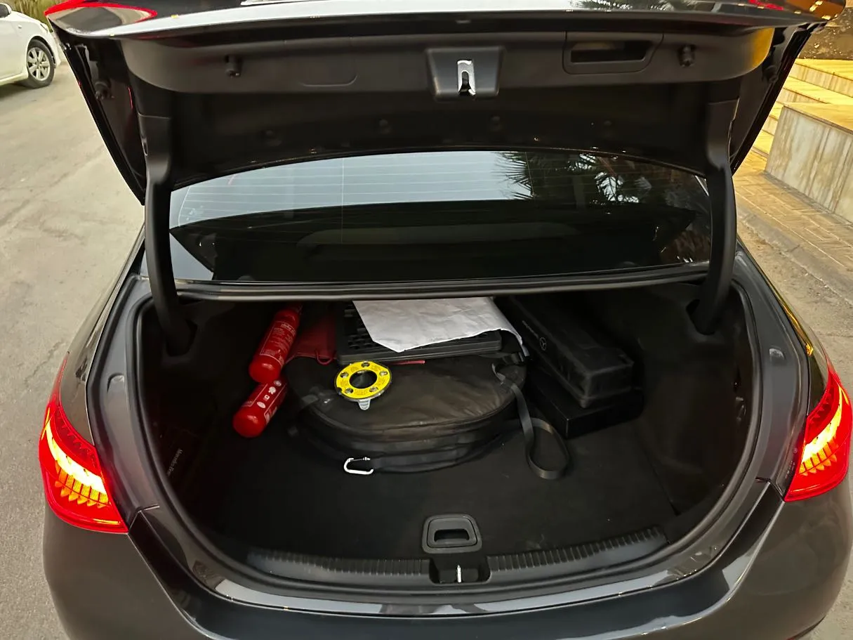 Car image 22