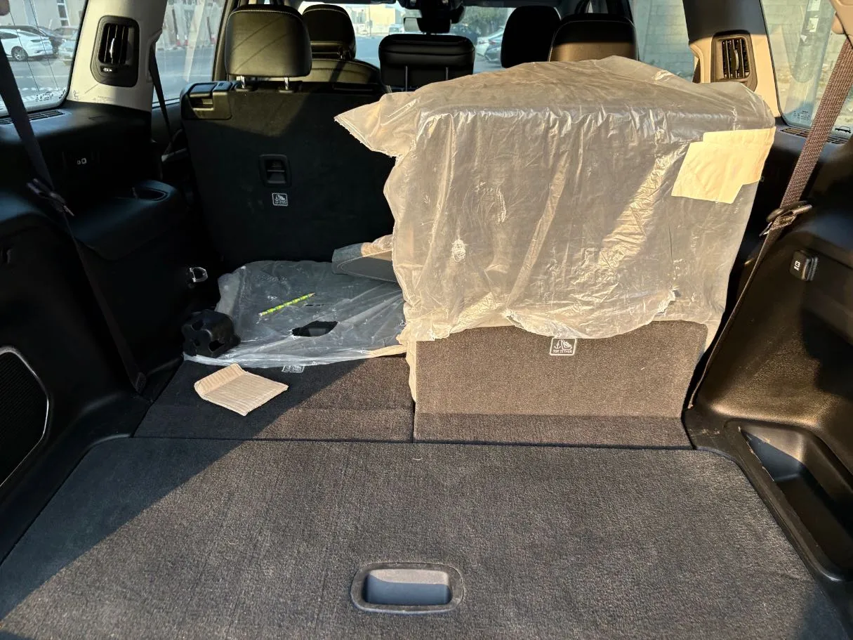 Car image 24