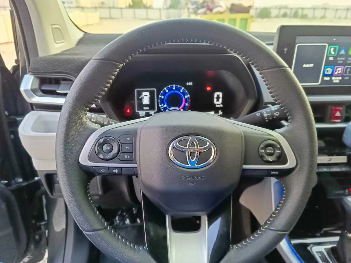 Car image 24