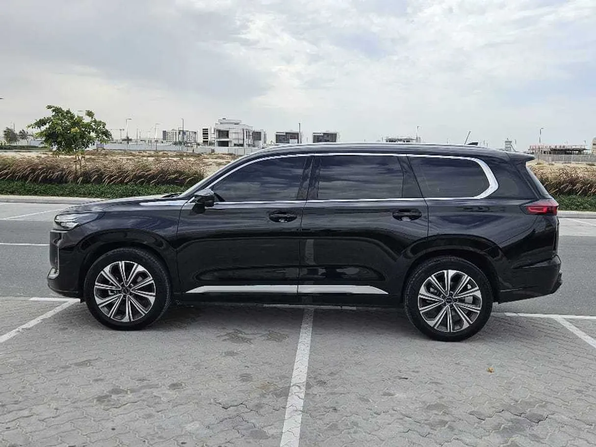 Car image 8