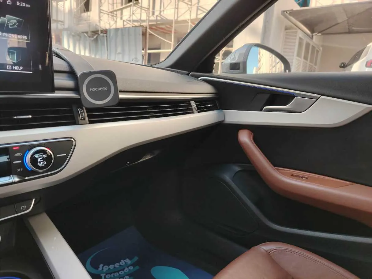 Car image 32