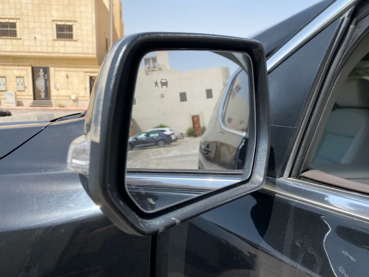 Car image 28