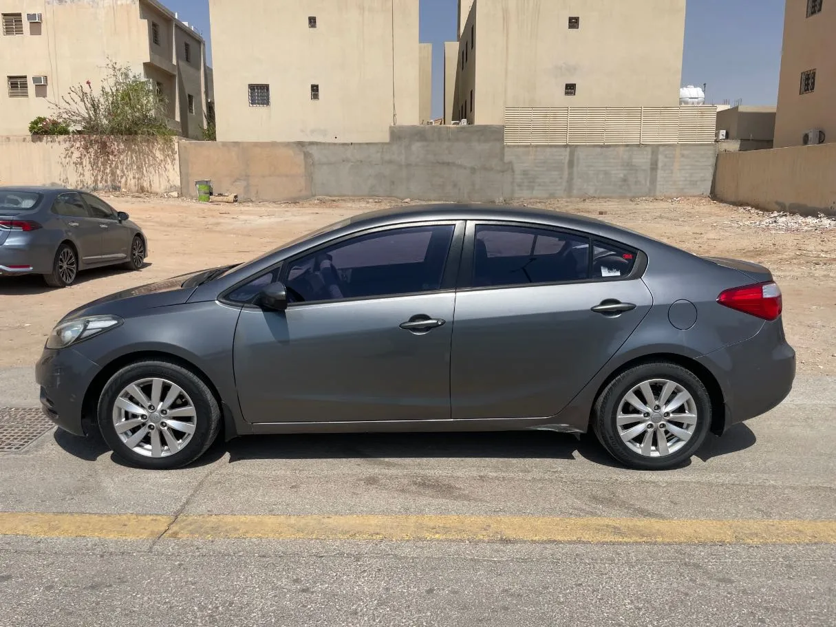 Car image 8