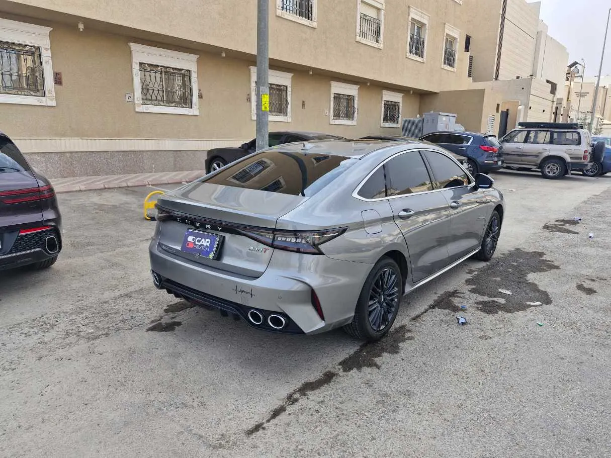 Car image 5