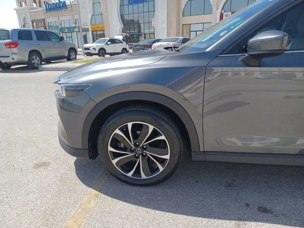 Car image 9