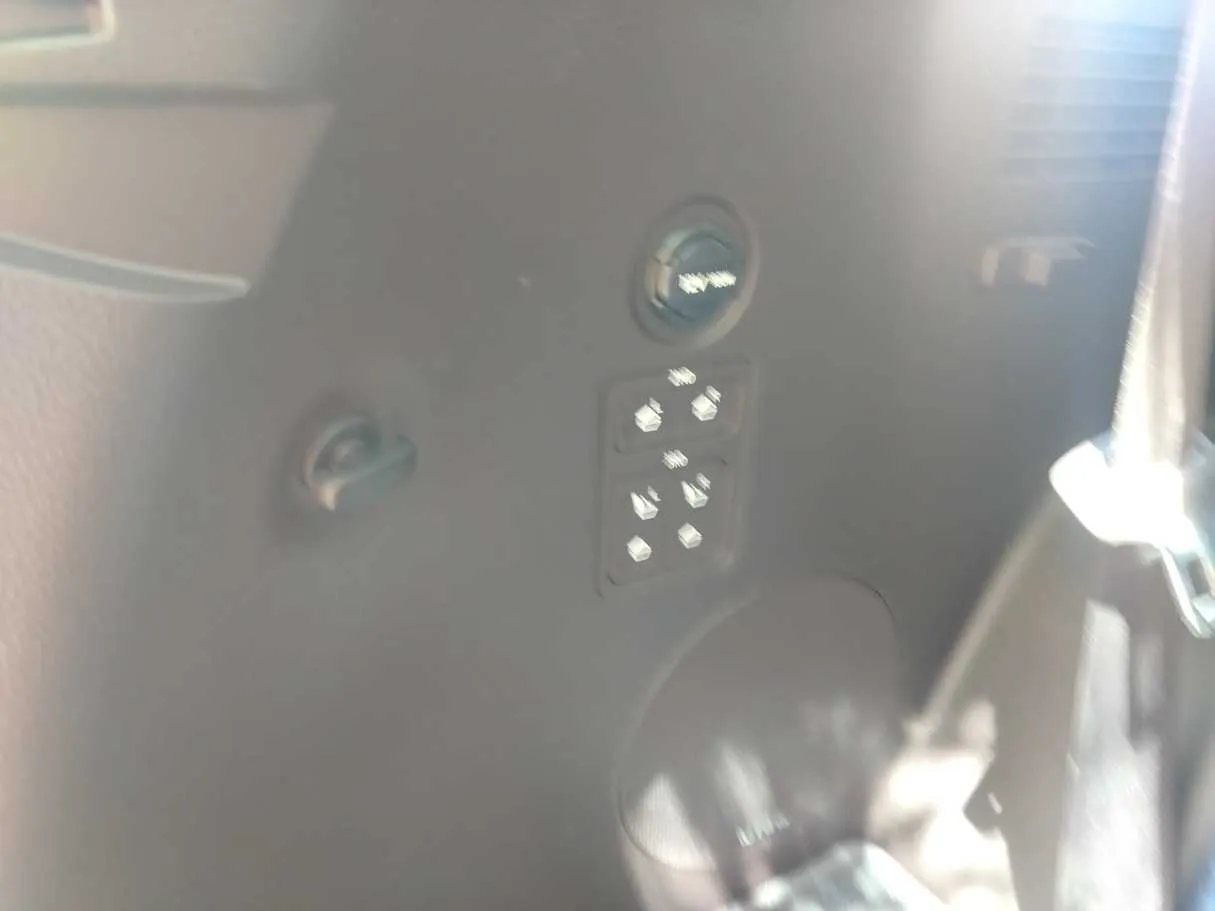 Car image 31