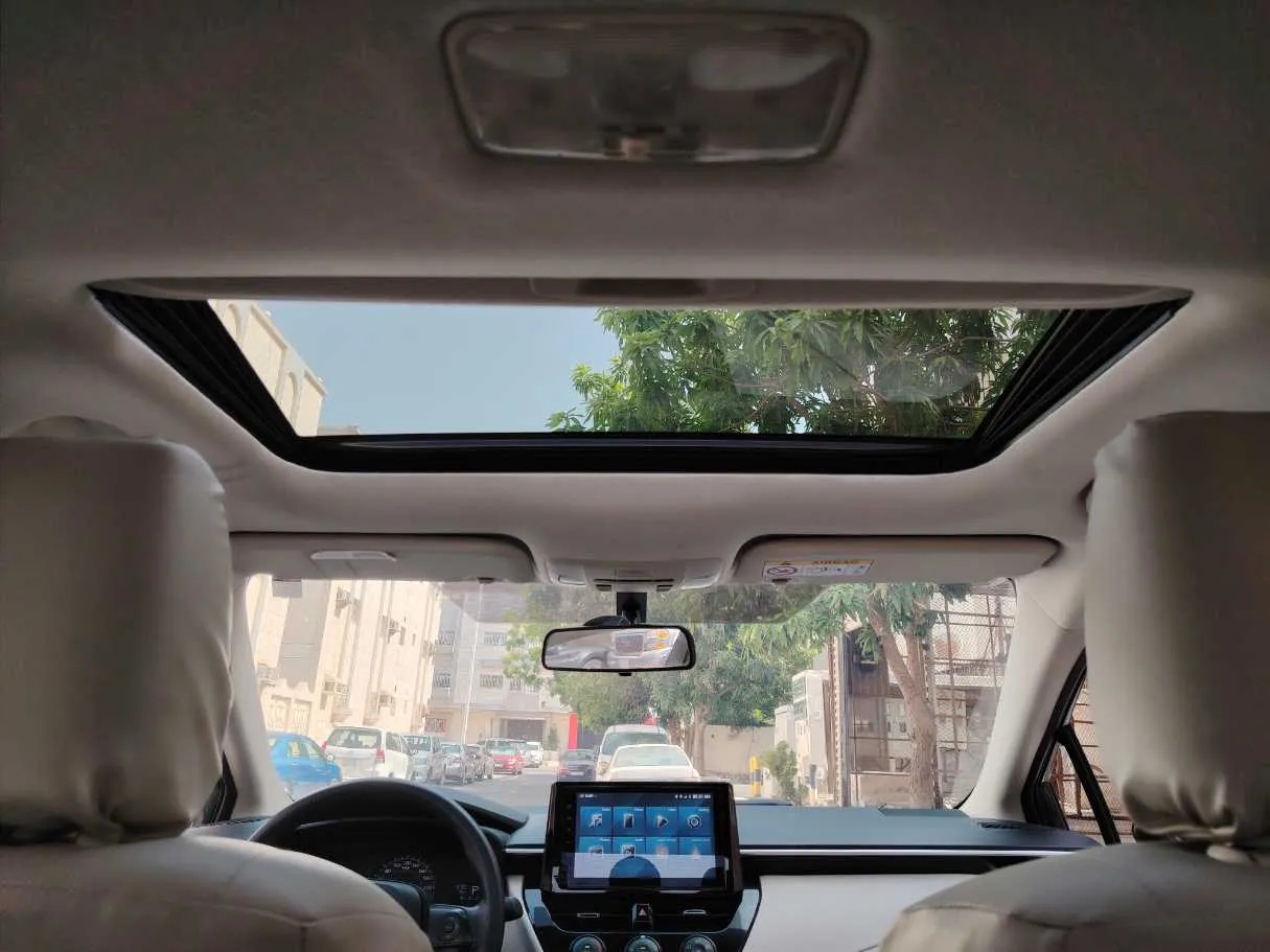 Car image 18