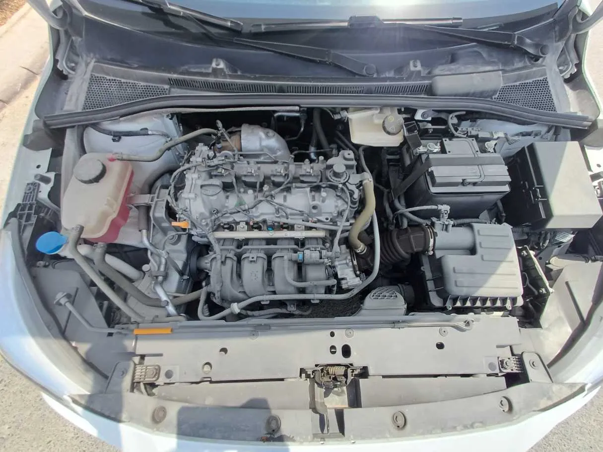 Car image 20