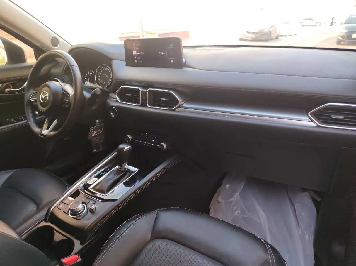 Car image 14