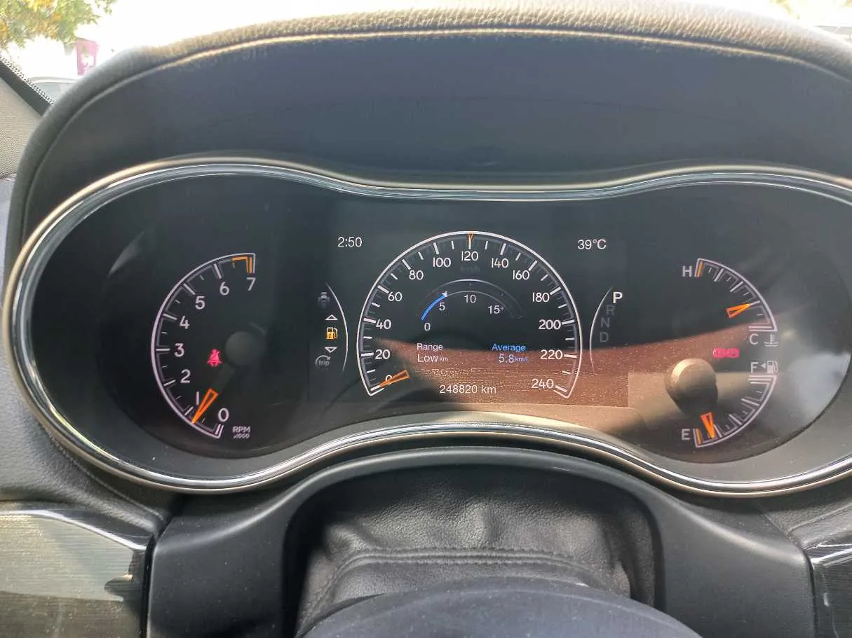 Car image 18