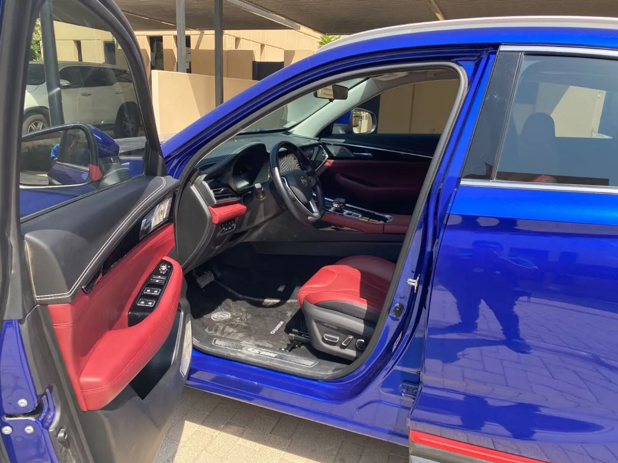 Car image 8