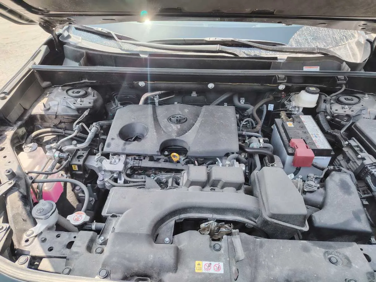Car image 26