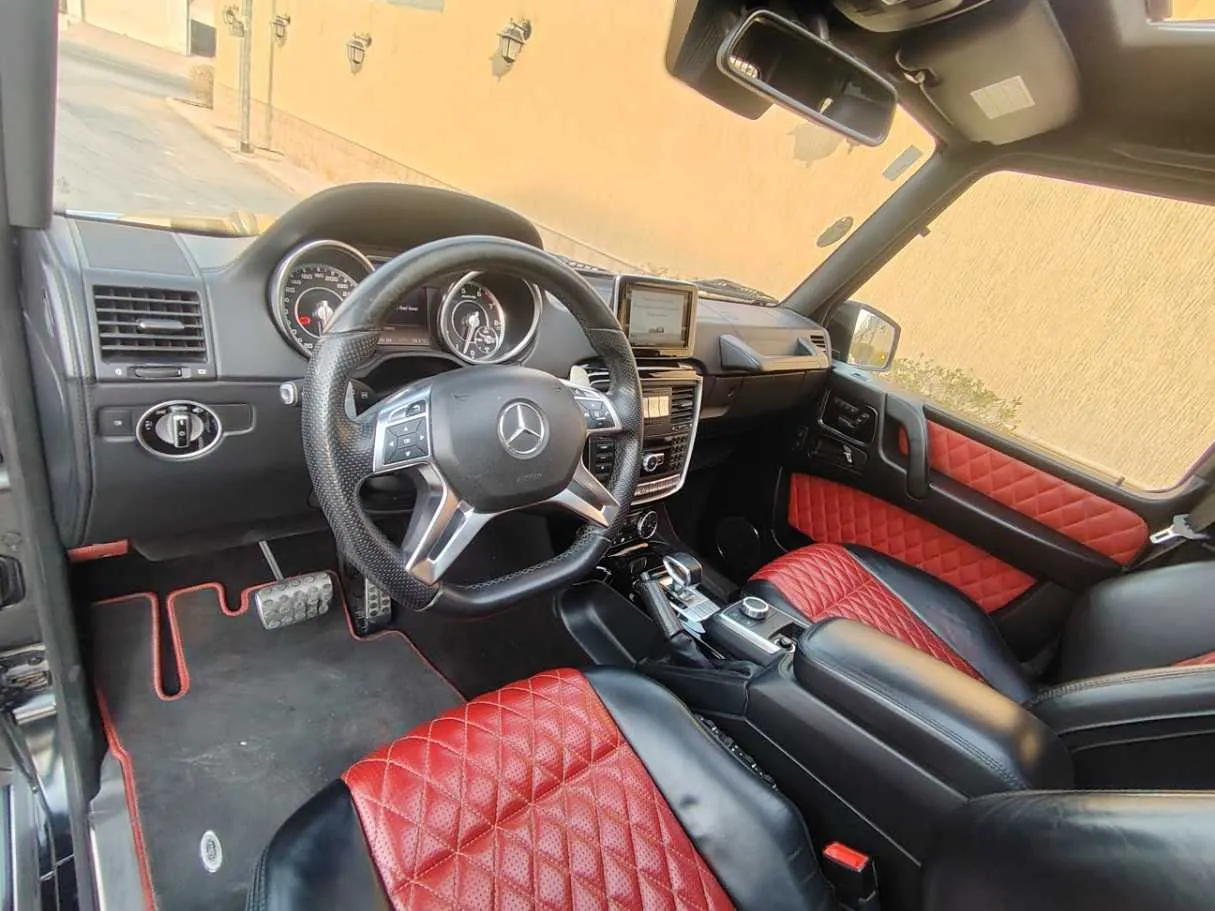 Car image 12