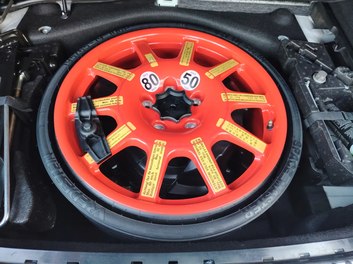Car image 27