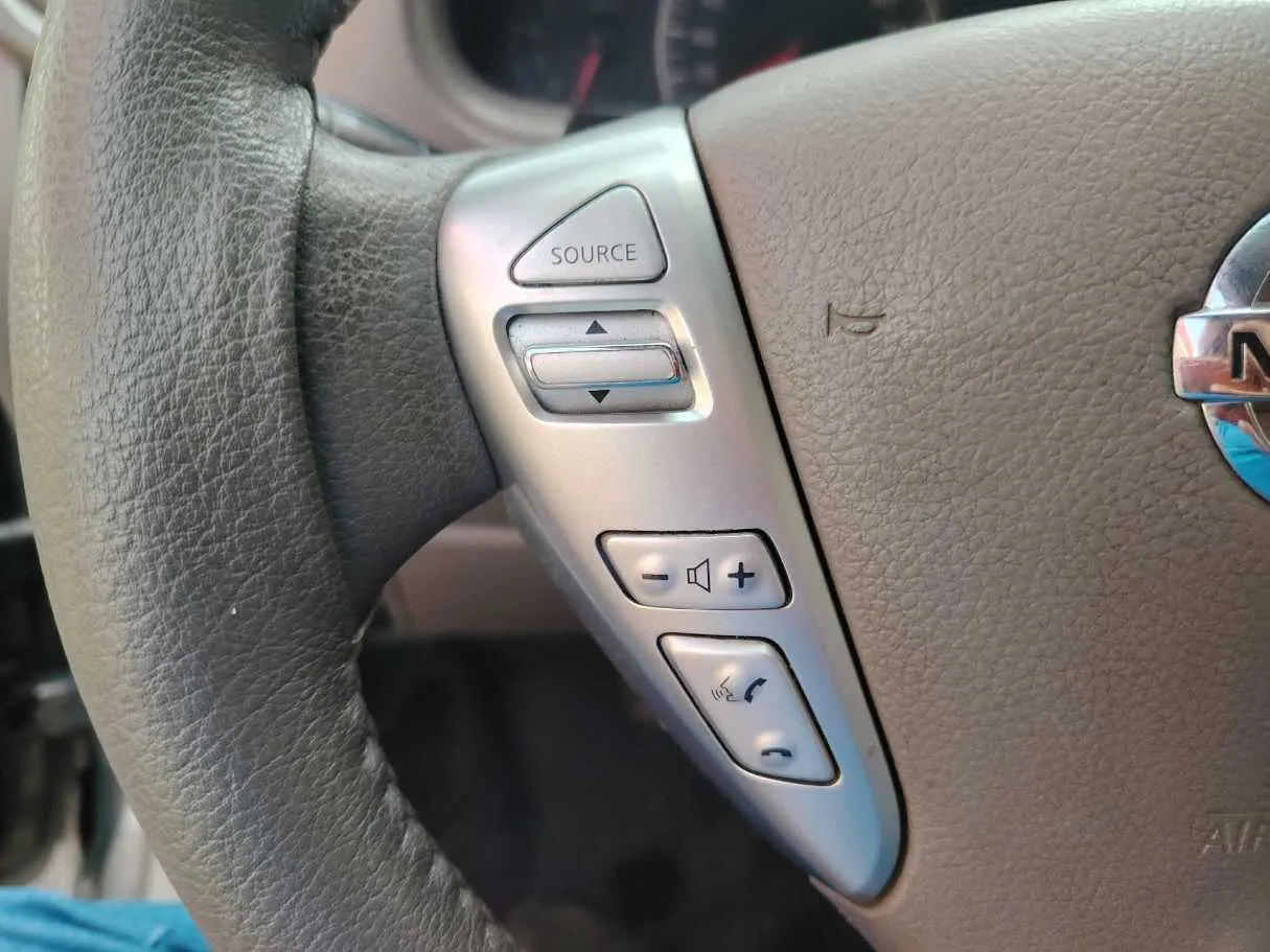 Car image 26