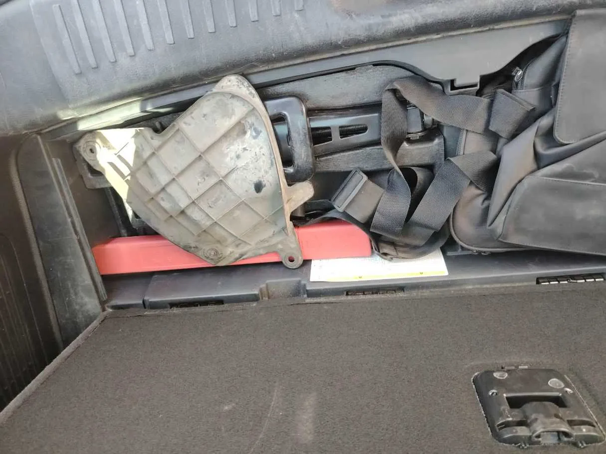 Car image 36