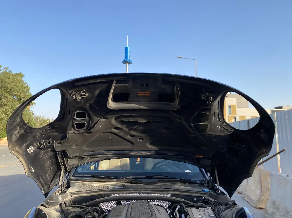 Car image 26