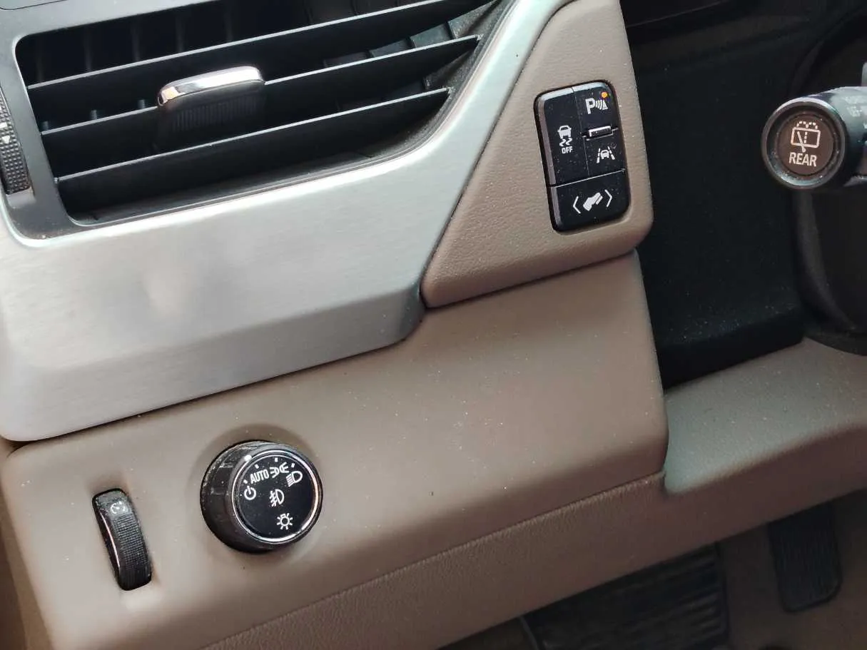 Car image 23