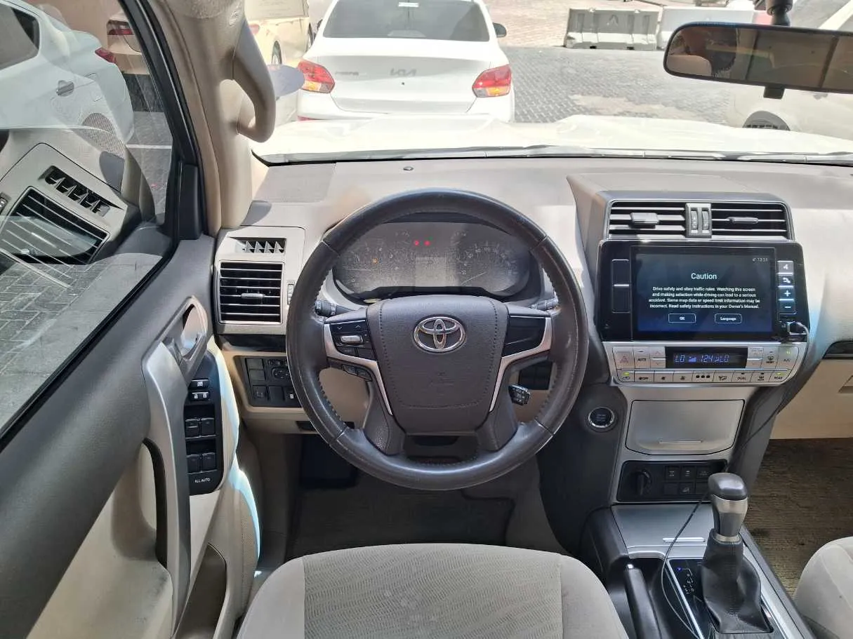 Car image 18