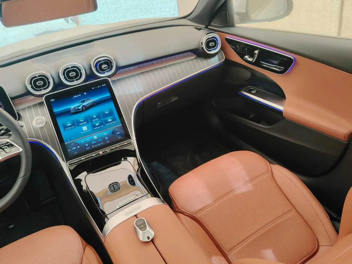 Car image 24