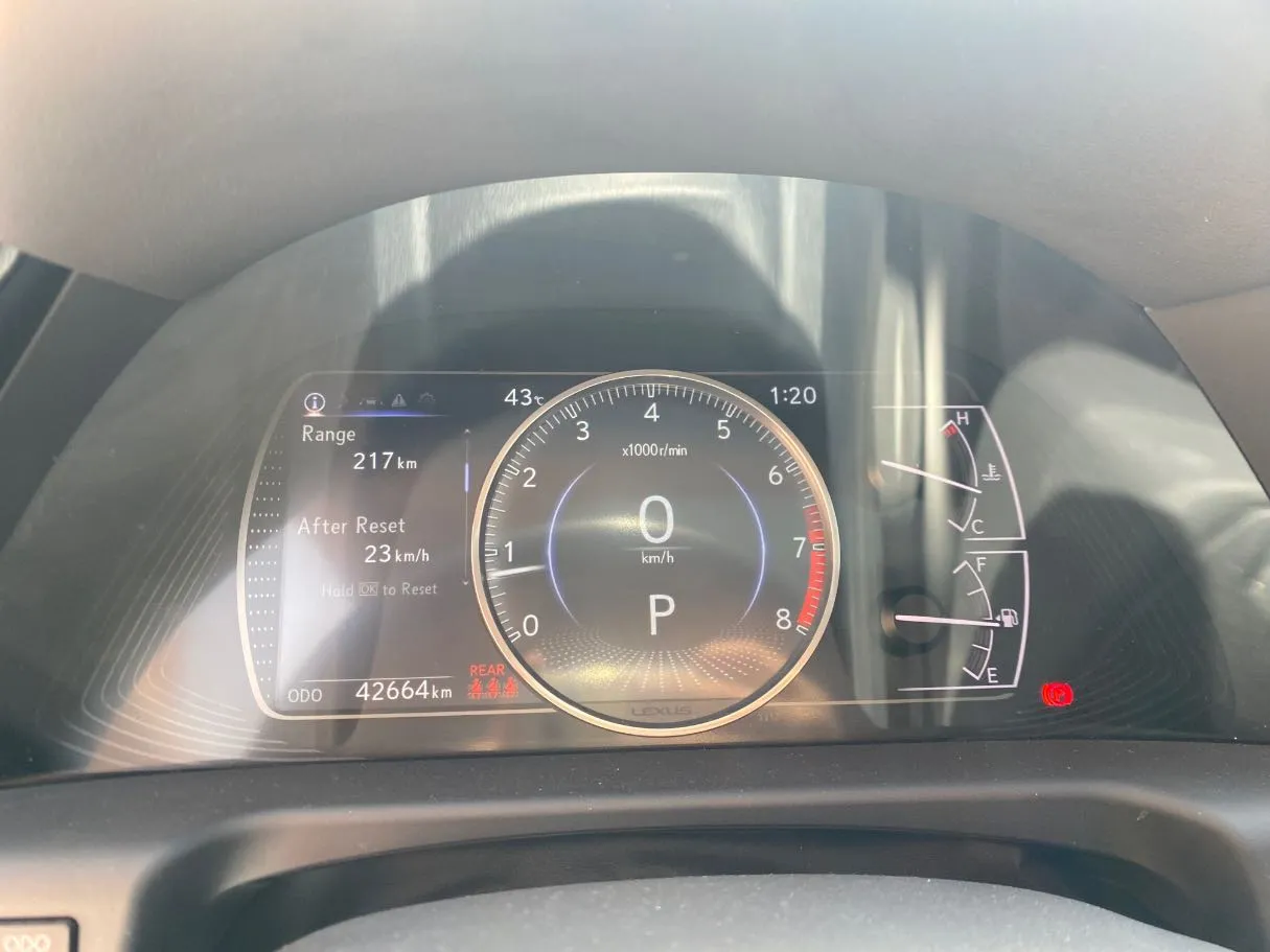 Car image 19
