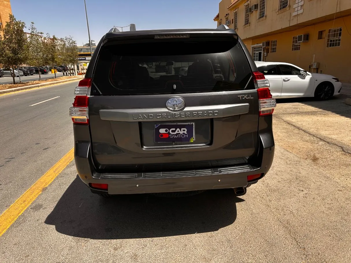 Car image 6