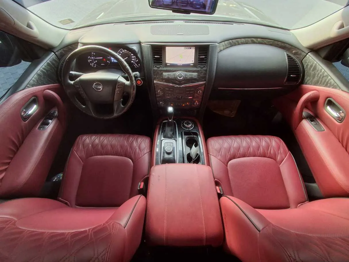 Car image 14