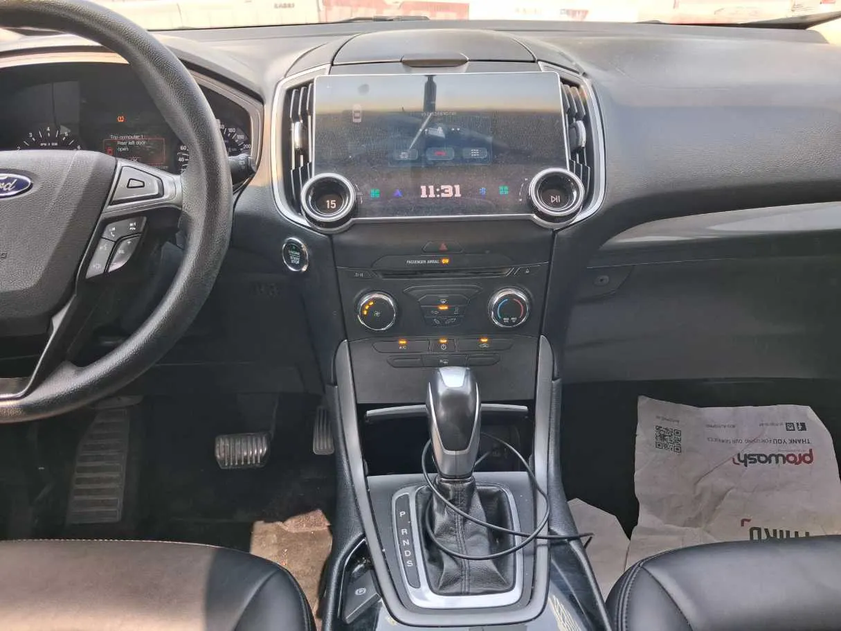 Car image 17