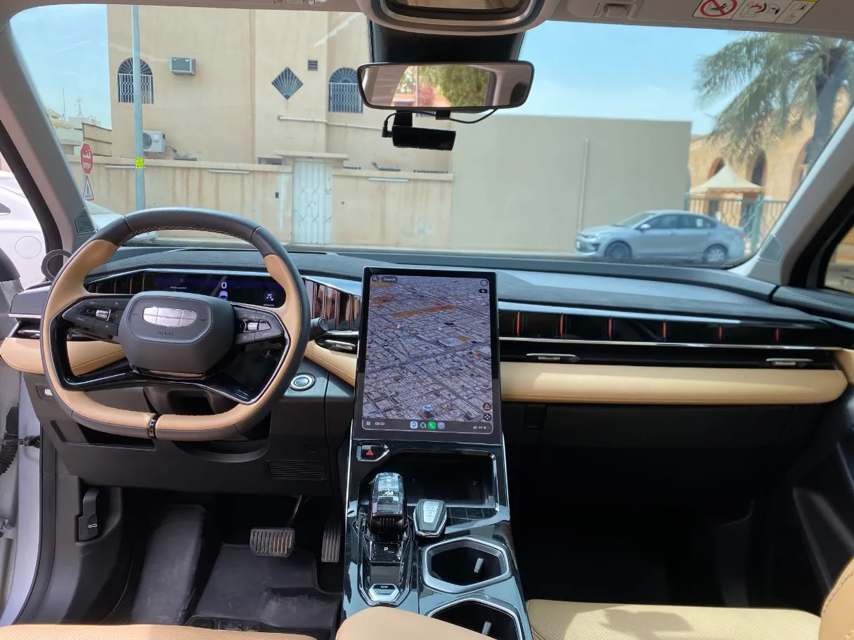 Car image 16