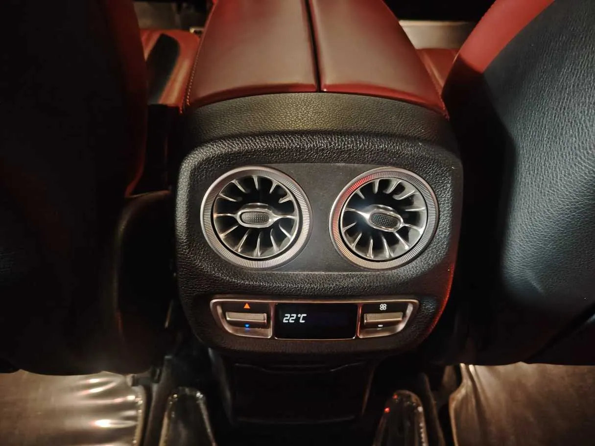 Car image 36