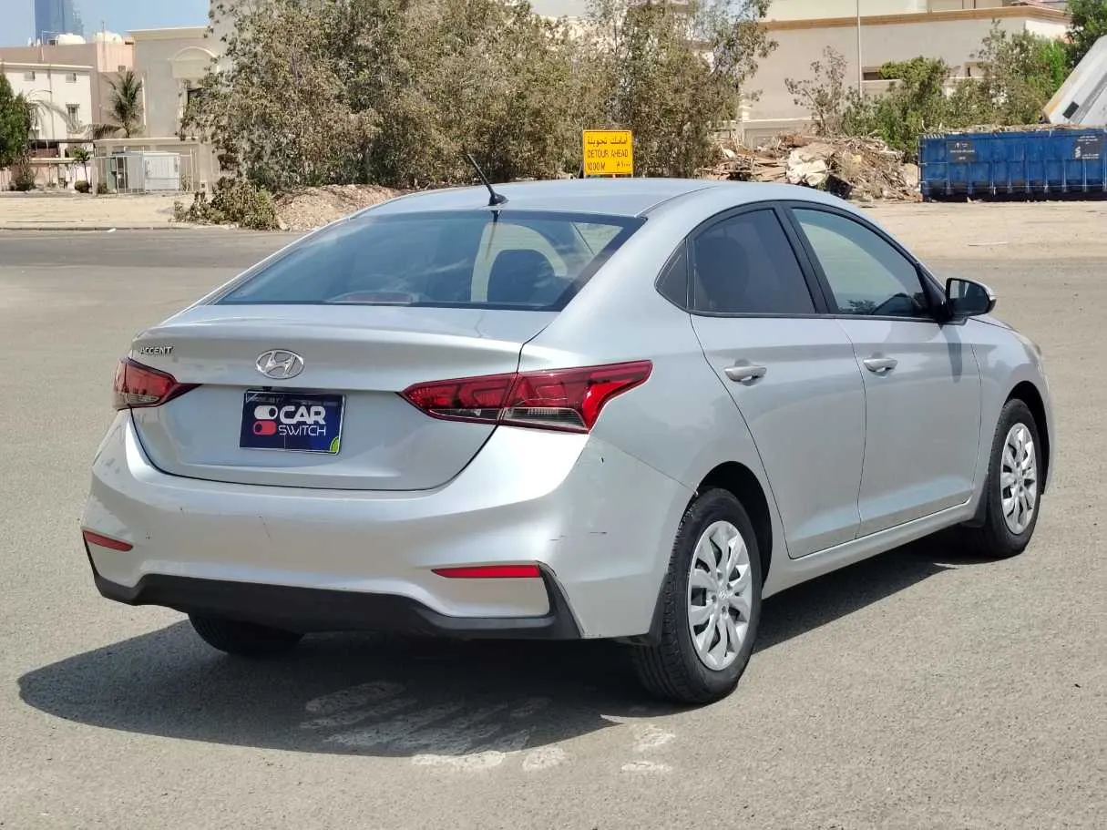 Car image 5