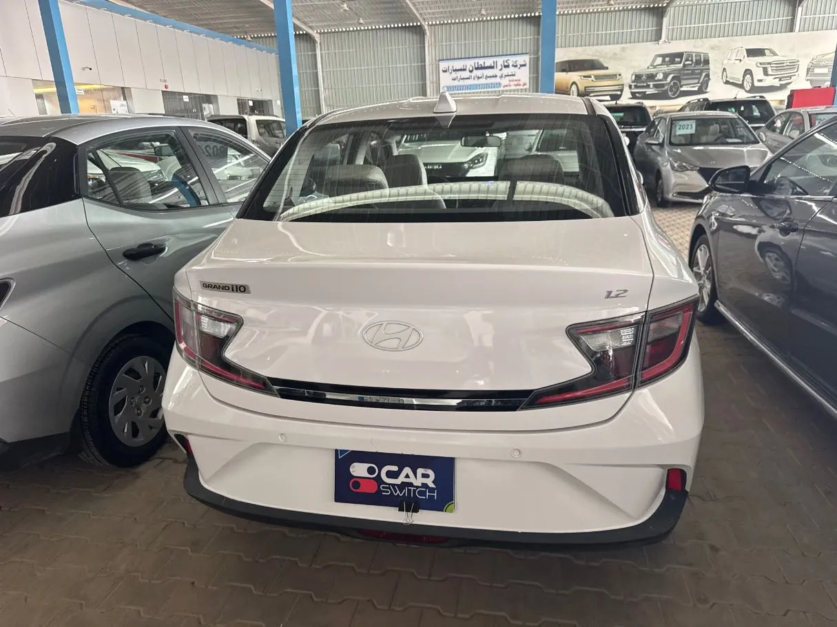 Car image 5