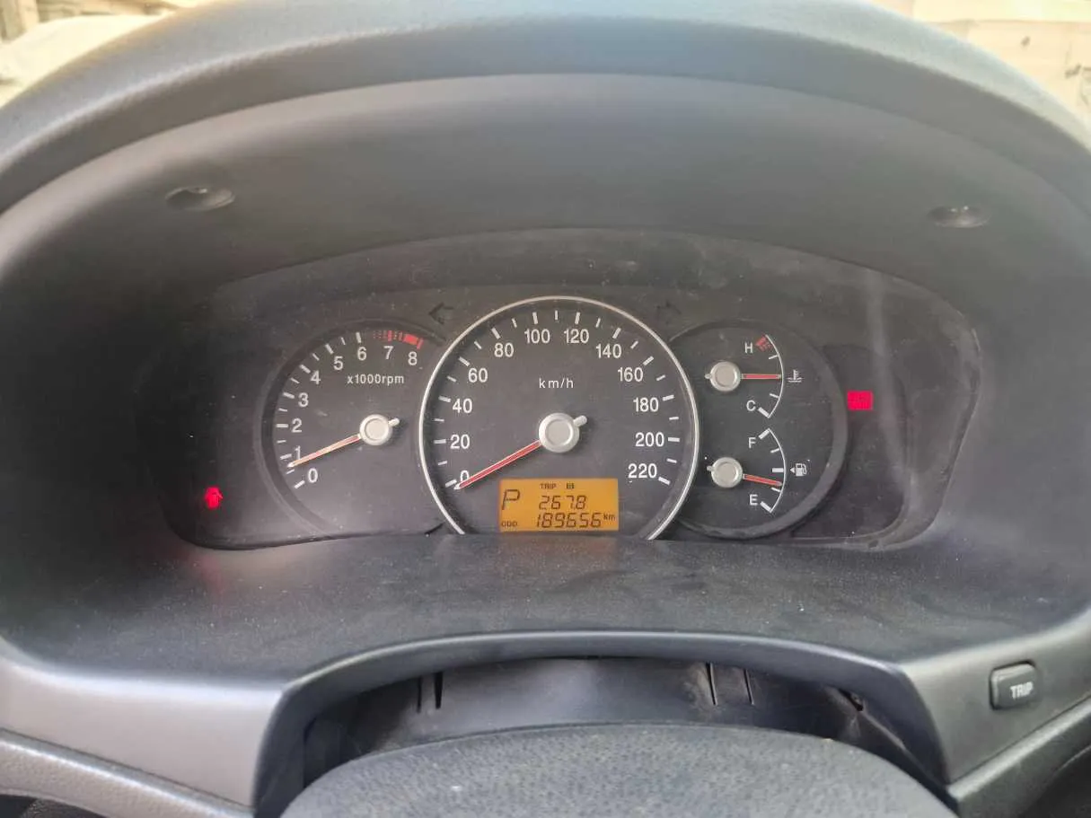 Car image 19