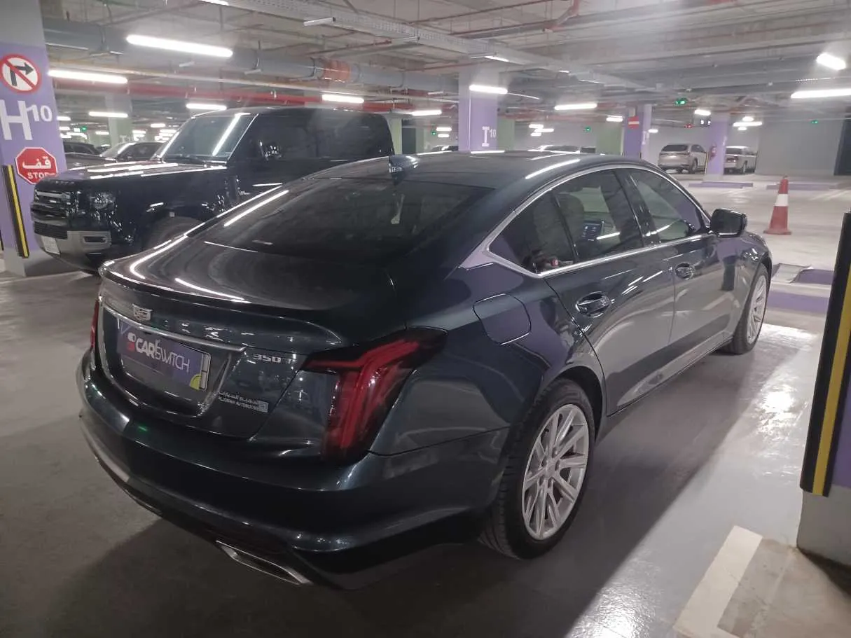 Car image 5