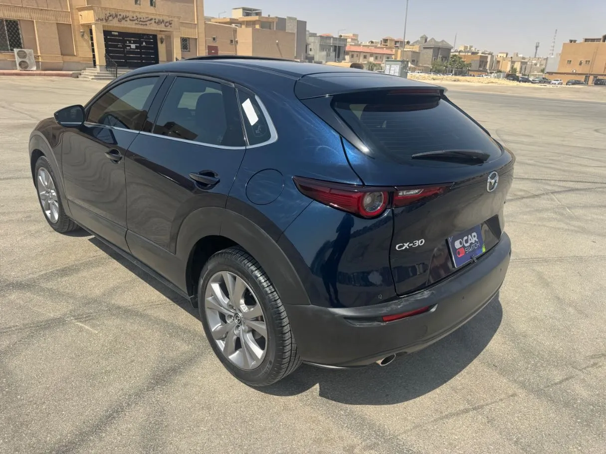 Car image 7