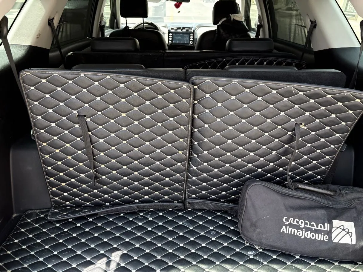 Car image 26