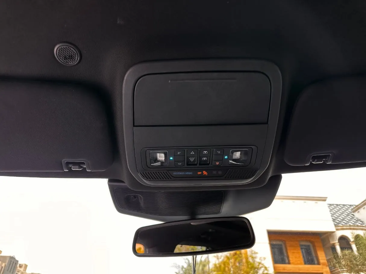 Car image 32