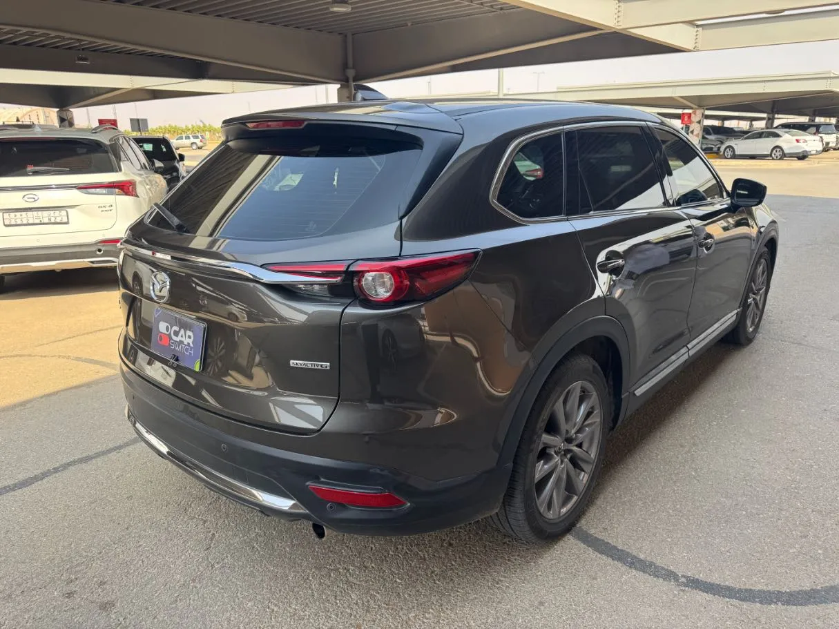 Car image 5