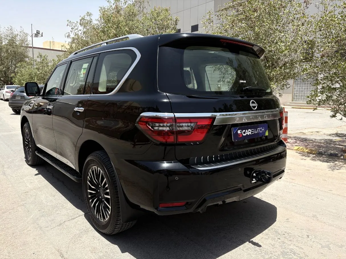 Car image 7