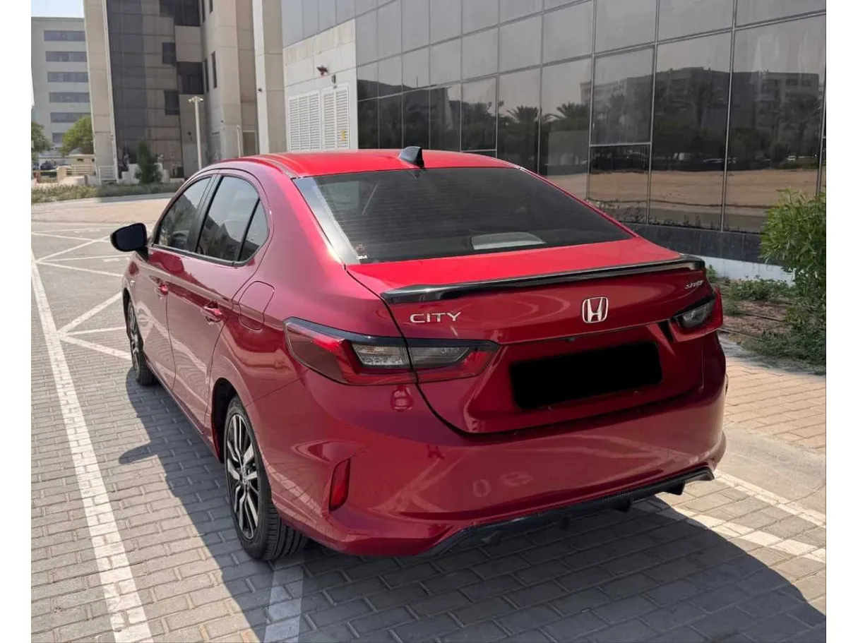 Car image 6