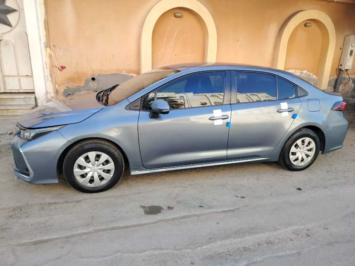 Car image 8