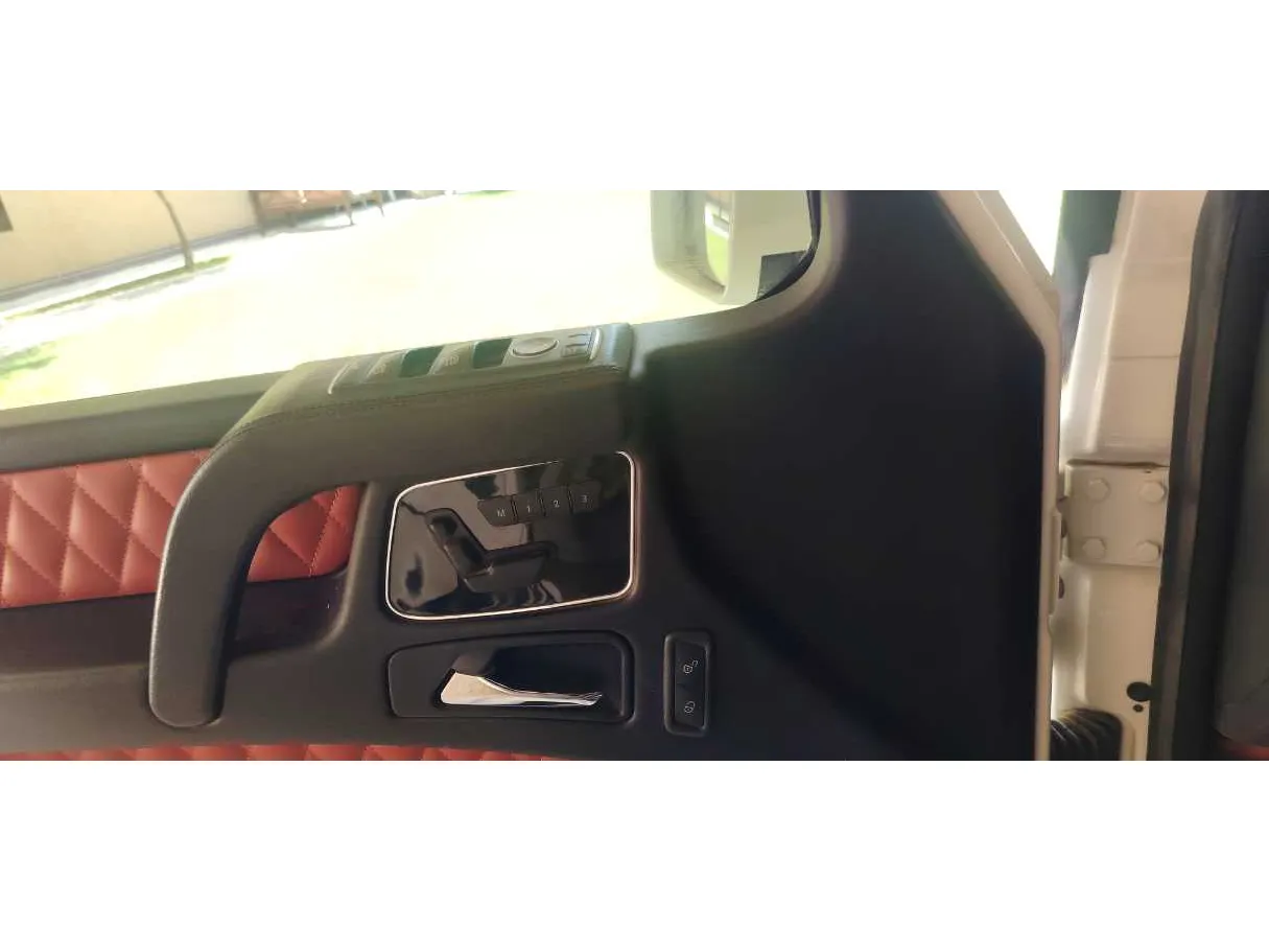 Car image 27