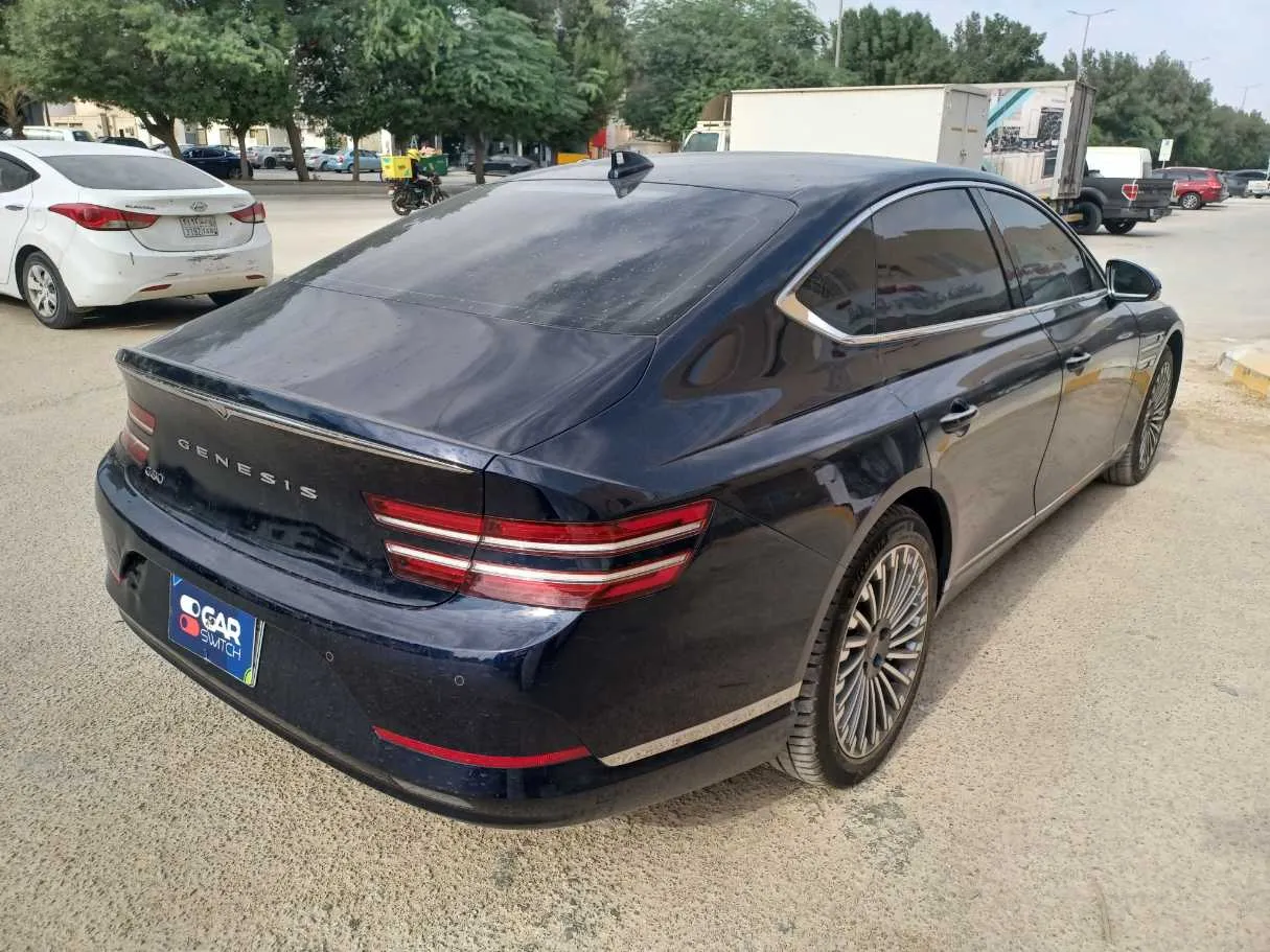 Car image 5