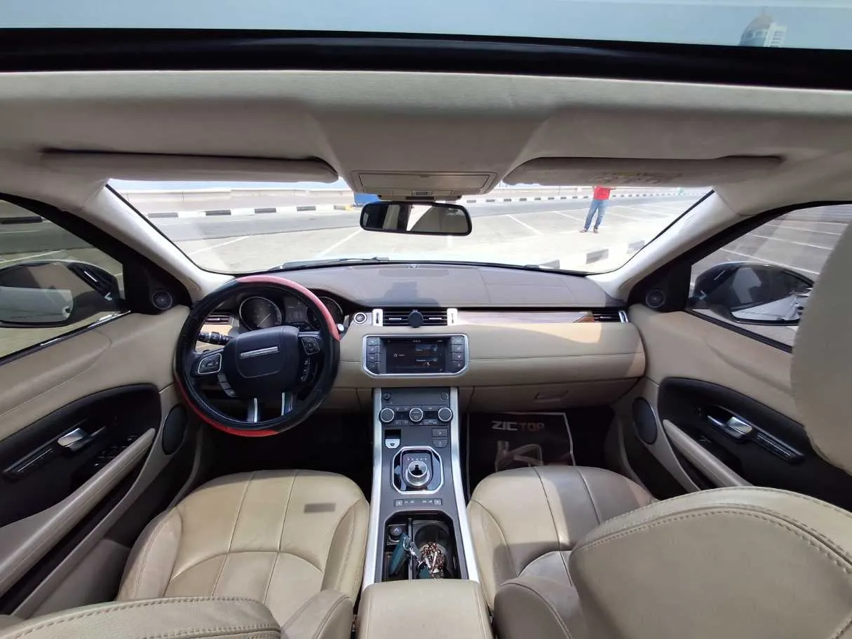 Car image 14