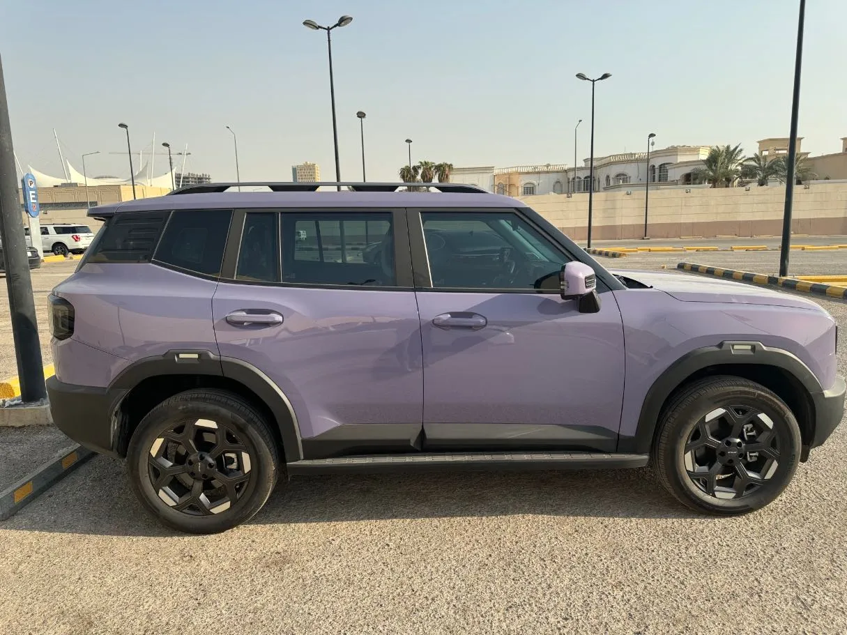 Car image 8