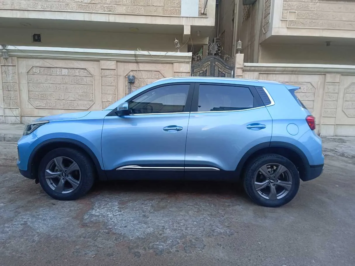 Car image 8