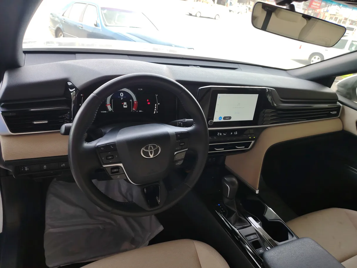 Car image 13