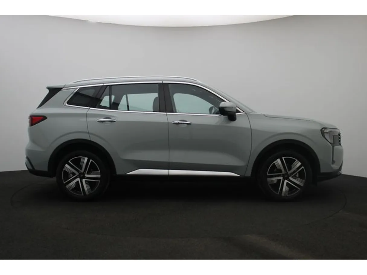 Car image 13