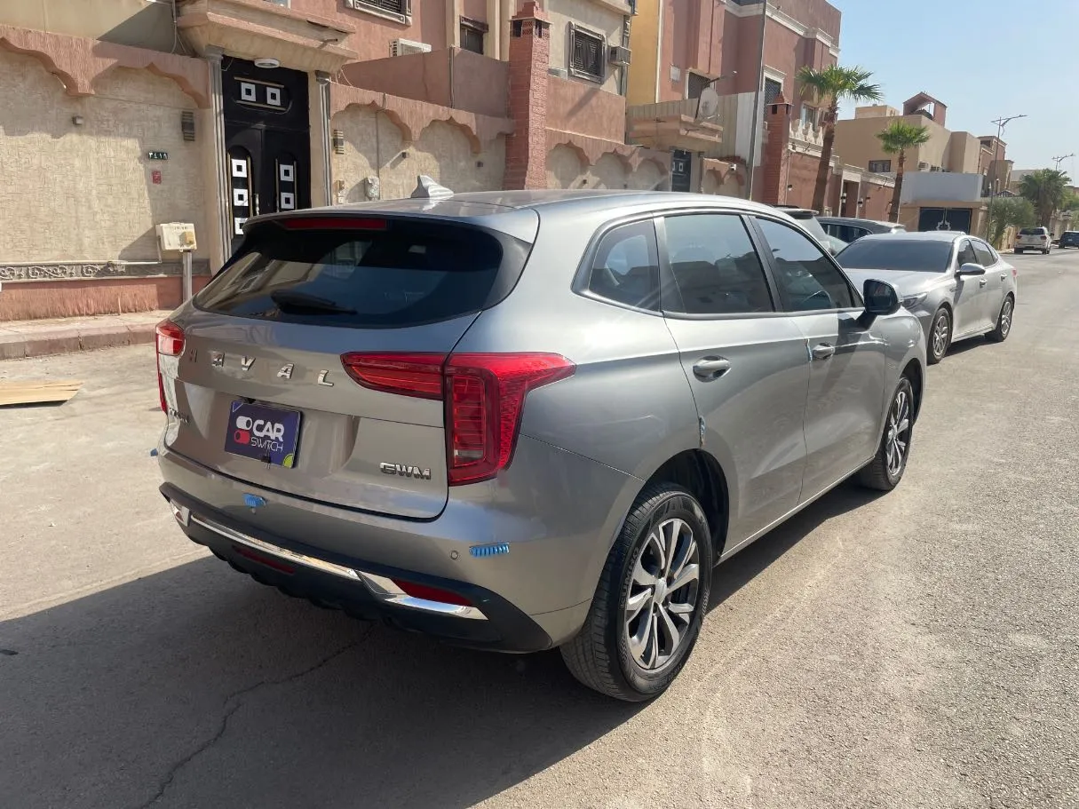 Car image 5