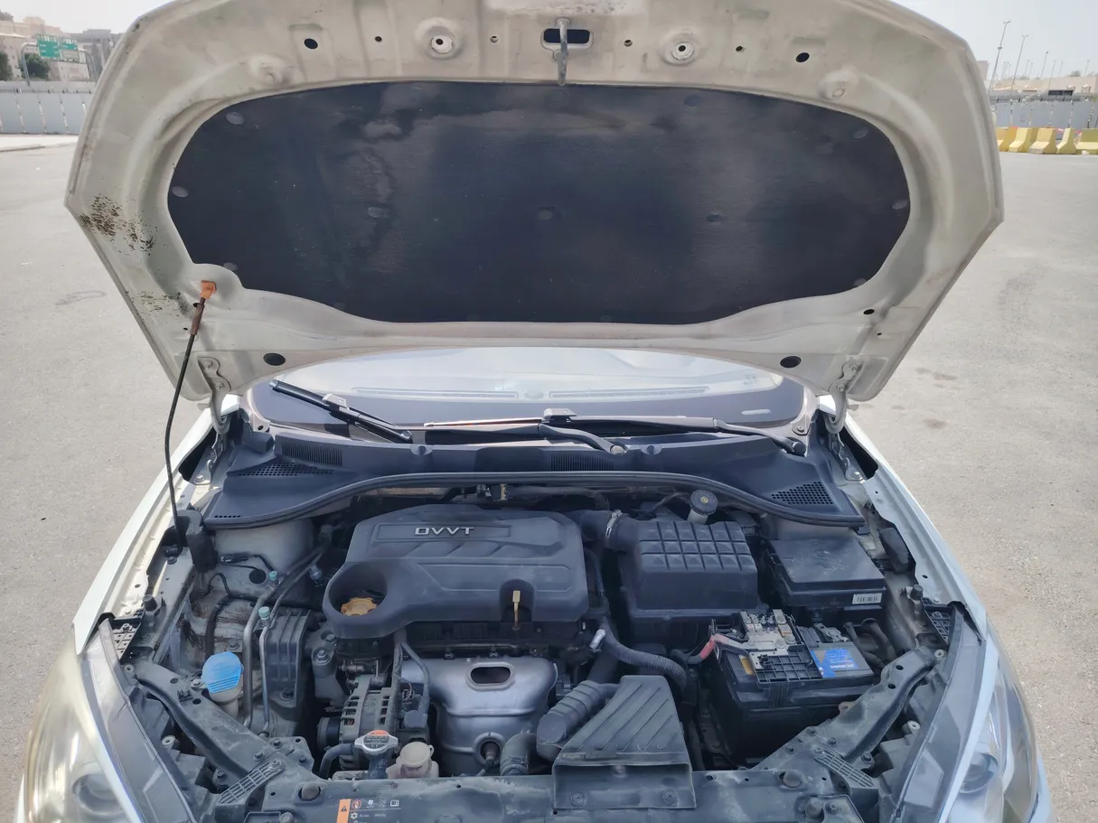 Car image 26